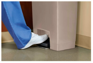 Rubbermaid® Slim Jim® Plastic Step On Container, Front Step 8 Gallon